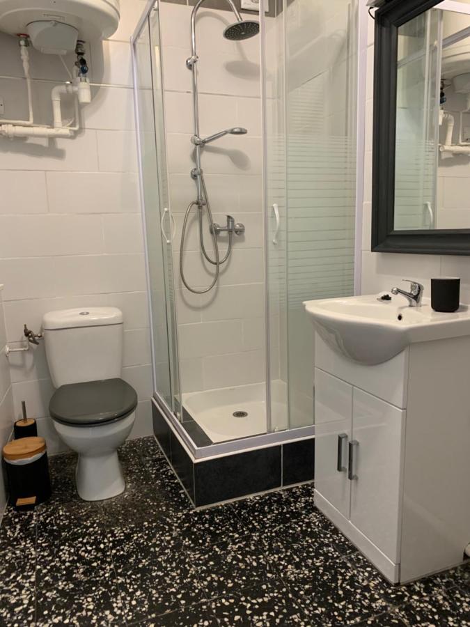 Au Coeur Du Quartier De La Roquette